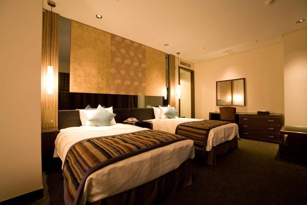 Okinawa Kariyushi Urban Resort Naha Phòng bức ảnh