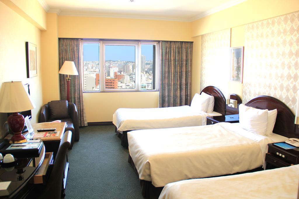 Okinawa Kariyushi Urban Resort Naha Phòng bức ảnh